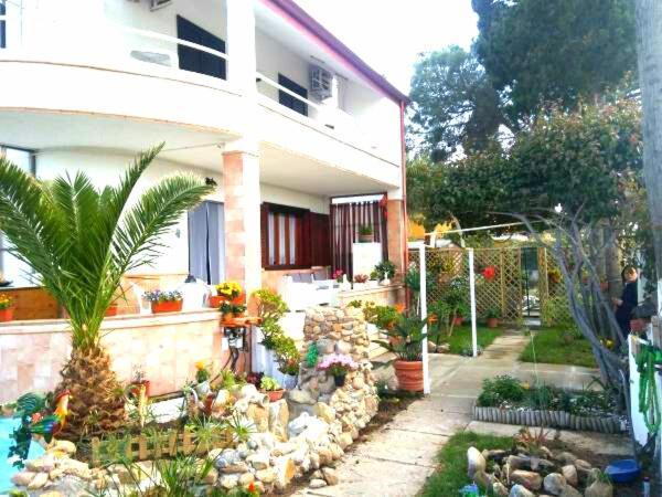 B&B Da Sissi La Maddalena  Экстерьер фото