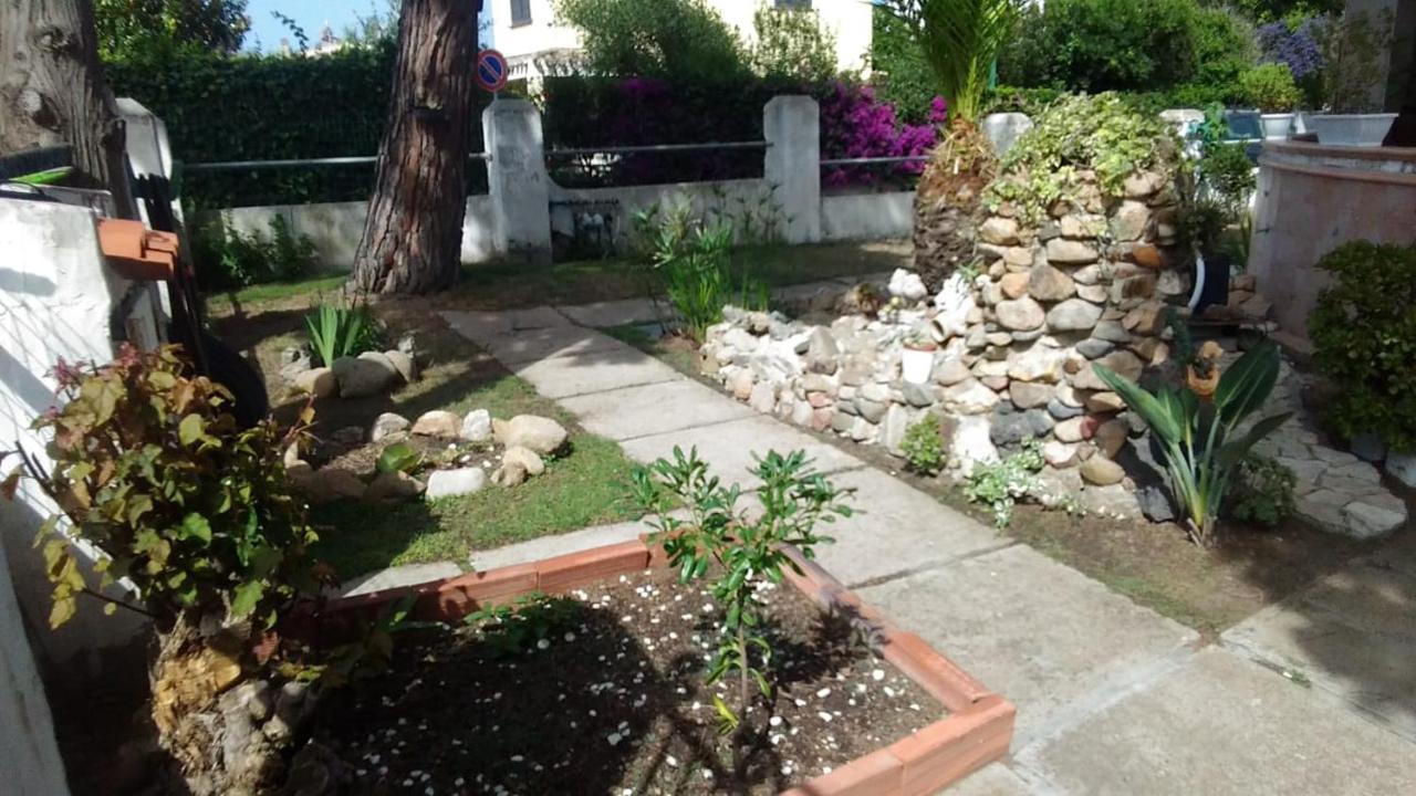 B&B Da Sissi La Maddalena  Экстерьер фото