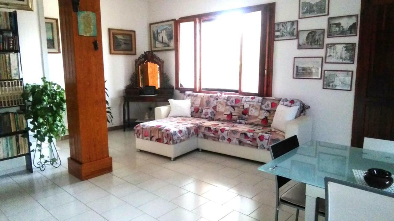 B&B Da Sissi La Maddalena  Экстерьер фото